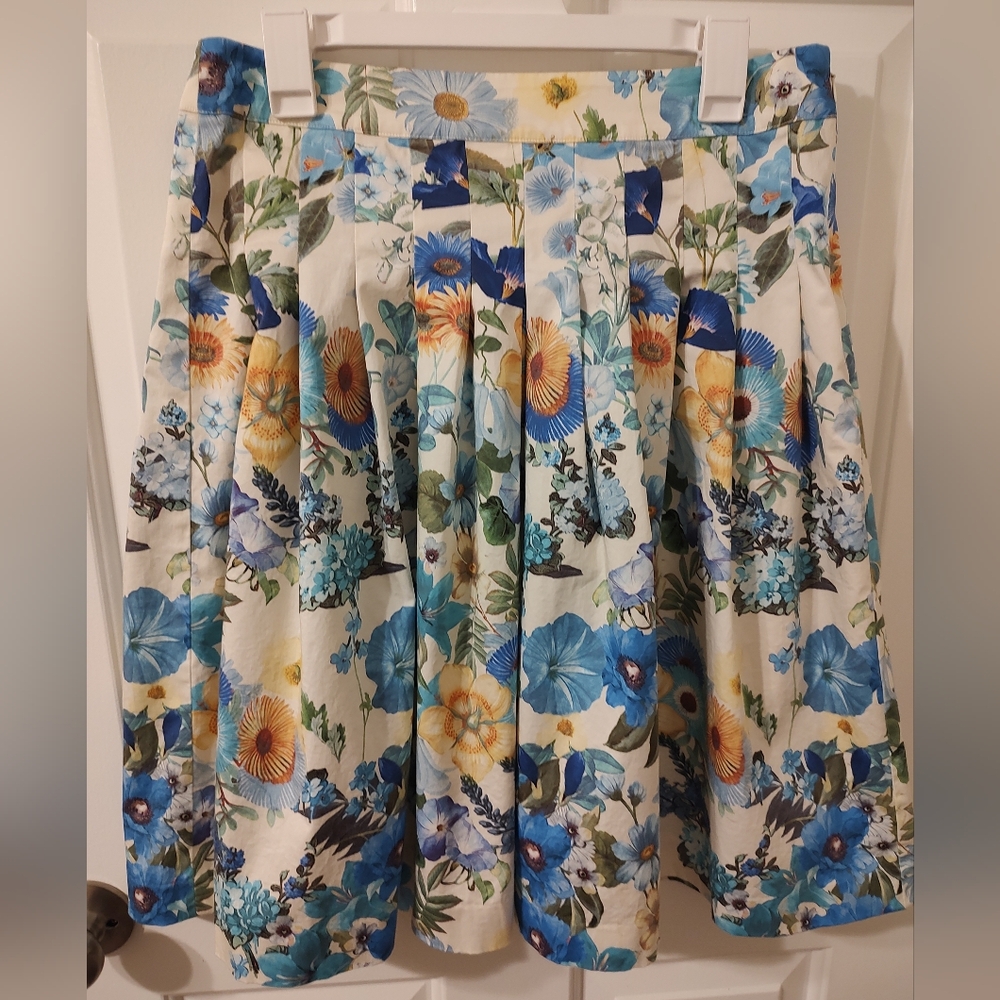 Talbots Floral Pleated Skirt in Blue/Yellow - Size 10